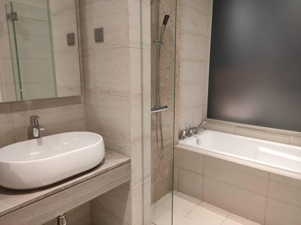 Anggun By Kl Suites Kuala Lumpur Bagian luar foto